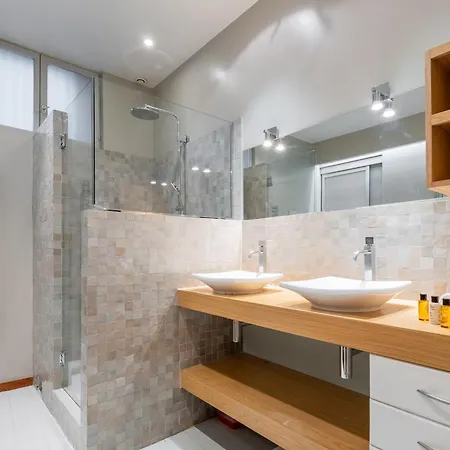 Veeve - Rouge Revival Apartmán *