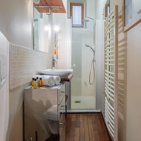 Veeve - Rouge Revival Apartmán